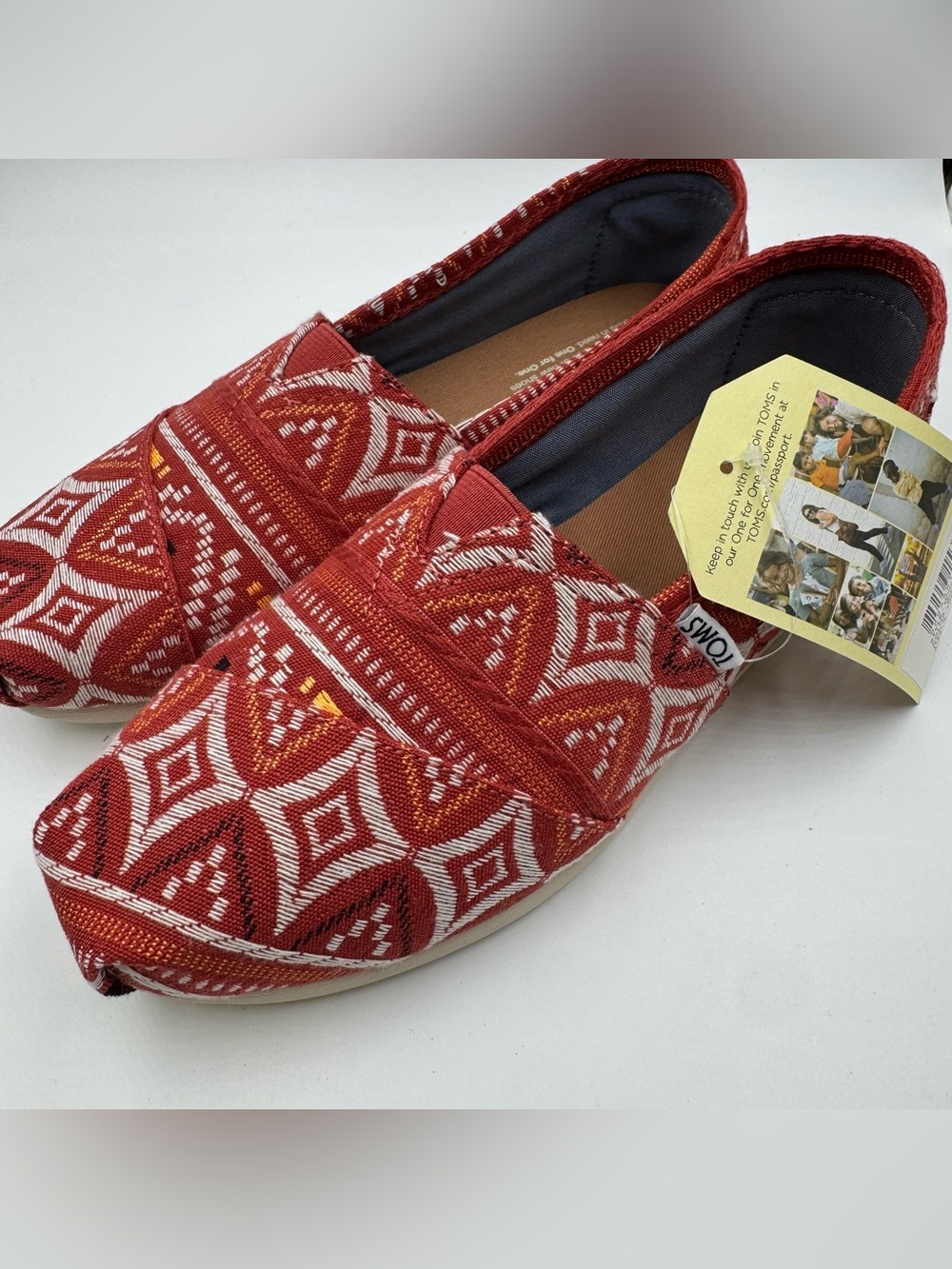 Toms Women's Classic Canvas Shoes, Brick Red Tribal - NEW